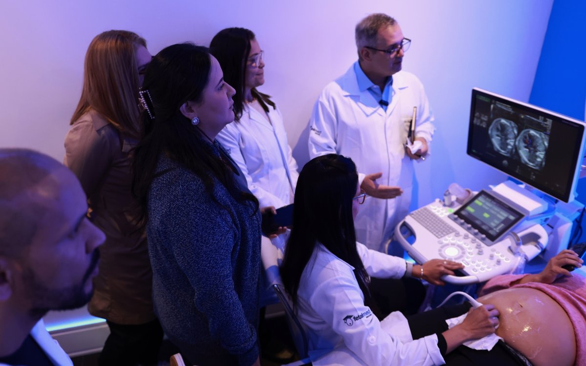 Prática hands-on de ultrassom morfológico no workshop da Fetalmed Escola